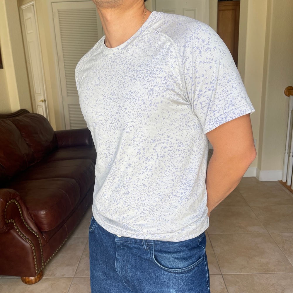 Lululemon Men's White and Blue Speckled T-Shirt